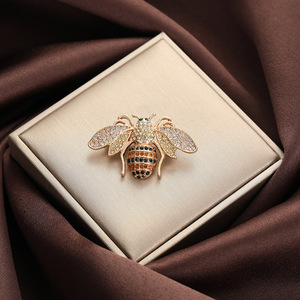<b>Bee</b> Brooch Rhinestone Encrusted Zinc Alloy Women's Fashion Accessory <b>Gift</b> Insect Shape Micro Insert Style 1 - Product Image 4