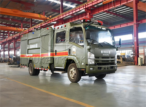 Camions de pompiers Isuzu 4x2, 4 tonnes, avec réservoir d'eau et de mousse de 3500 L, véhicules de lutte contre les incendies pour la lutte contre les incendies industriels - Product Image 4
