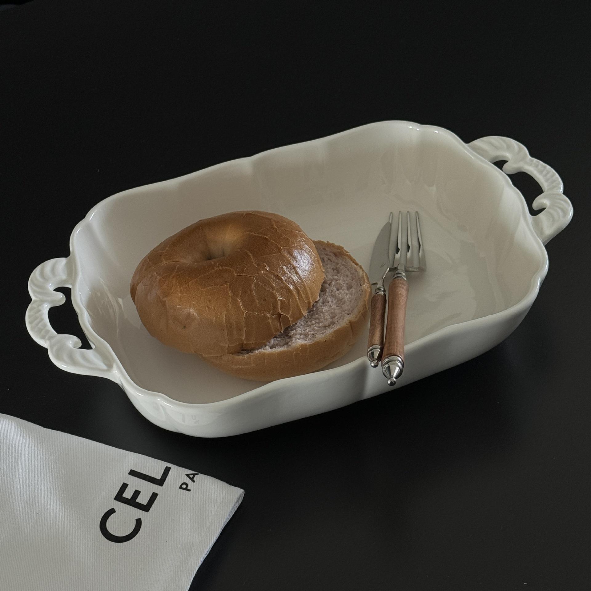 Pure white baking tray