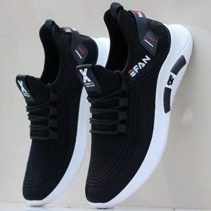 Zapatillas deportivas de moda para hombre YATAI, transpirables, con parte superior de malla, para correr, informales, para verano, primavera y otoño. - Product Image 2