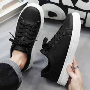 Prix d'usine Chaussures pour hommes LOGO personnalisé Dernière nouveauté Chaussures de sport décontractées <span class=keywords><strong>tendance</strong></span> pour hommes Baskets plates blanches en cuir respirant - Product Image 4