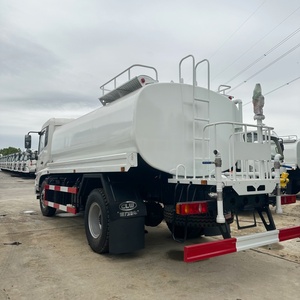 Camión Cisterna de Agua Dongfeng 4x2 Nuevo, Capacidad de 15 CBM, Euro 2, Camión de Servicios Públicos de Alta Resistencia para Lavado de Carreteras - Product Image 5