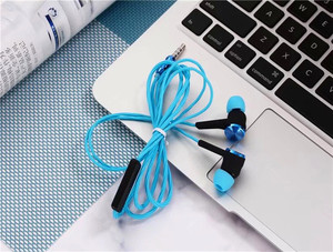 Venta al por mayor barato de la buena calidad <span class=keywords><strong>auriculares</strong></span> de música estéreo auricular <span class=keywords><strong>auriculares</strong></span> con cable en la oreja, CY-024 <span class=keywords><strong>auriculares</strong></span> con micrófono - Product Image 3