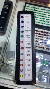 Starsgem 14K Or massif avec pierres précieuses de laboratoire de forme ronde de 4,5 mm, taille naturelle, bleu royal, boucles d'oreilles clous - Product Image 6