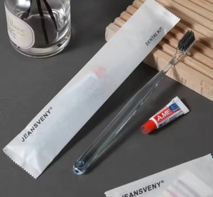 Vendita calda eco-friendly logo Custom spazzolino da denti da viaggio Kit dentale ury 5 stelle per Hotel Set di servizi da bagno - Product Image 1