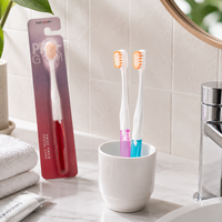 Brosse à dents manuelle ergonomique légère en plastique PBT souple, sans BPA, personnalisable en gros, pour adultes, soins bucco-dentaires à domicile