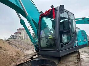 Excavatrice hydraulique Sk200LC-8 de chenille de Kobelco charge évaluée de 2 tonnes Kyb marque Jual Bekas boîte de vitesse de roulement de clé PLC basses heures de travail - Product Image 2