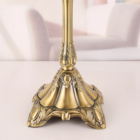 Bougeoir d'événement de mariage en métal de 65cm Candélabre élégant avec lanternes et pots en métal pour la fête de Pâques et les occasions festives