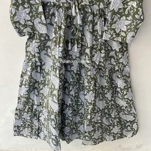 Robe longue décontractée en coton pour femmes indiennes avec imprimé paisley, style doux, tissu naturel pour un usage quotidien, prix de gros - Product Image 4