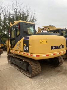 Excavadora de cadenas Komatsu PC130 usada, 13 toneladas, excavadora japonesa original en buen estado de funcionamiento, se vende a bajo precio. - Product Image 5