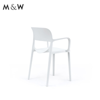 Fabricants M & W vente en gros dossier simple chaise de réception en plastique résine chaise pliante réception d'hôtel chaise blanche