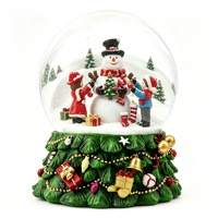 Boule de neige de Noël en résine avec scène de jeu d'enfants et bonhomme de neige, ornement de table à collectionner, souvenir, cadeau pour l'affichage