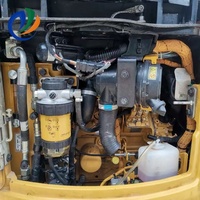 Vente flash : Mini-excavatrice sur chenilles CAT 302 d'occasion, compacte et hydraulique, idéale pour les chantiers étroits