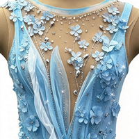 Robe de patinage artistique 3D à motif floral dégradé bleu clair et blanc, sans manches, dos ouvert en maille, costume de danse sur glace pour adultes et enfants