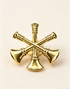 เข็มกลัดโลหะรูปทรงแตรสามดอกไขว้แบบกำหนดเอง รุ่น 3D Divison Chief ชุบทอง/นิกเกิล ทำจากโลหะผสมสังกะสี สำหรับของที่ระลึกและเครื่องแบบ - Product Image 2