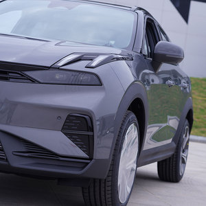 En stock: Lynk & Co 06 Plus Series SUV compacto 1.5T Turbo 7DCT con volante a la izquierda, listo para envío. - Product Image 2