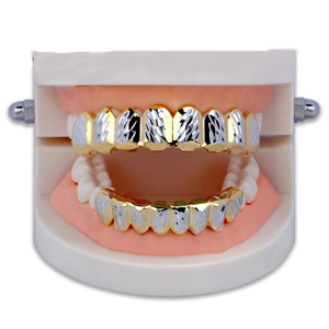 A buon mercato ottone vero oro denti <span class=keywords><strong>Grillz</strong></span> Top & Bottom <span class=keywords><strong>Grillz</strong></span> Set Rapper hip hop gioielli per il corpo da uomo di alta qualità - Product Image 4