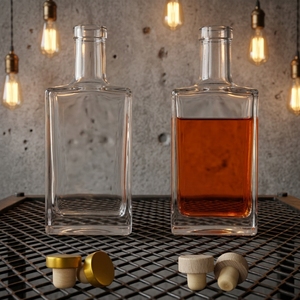 Bouteille en verre vide transparente carrée 500ml <span class=keywords><strong>700ml</strong></span> 750ml pour spiritueux/<span class=keywords><strong>gin</strong></span> avec bouchon en liège et capuchon en bois - Product Image 6