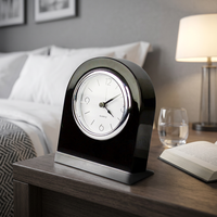 Réveil silencieux en bois EASTON pour chambre d'hôtel avec base chromée argentée, fonction de réveil par pression, fonctionne sur piles, horloge de table