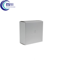 Caja de Regalo Plegable Elegante Personalizada de Papel Plateado con Logotipo Impreso en Lámina Plateada para Jabón, Perfume, Aceite, Productos Cosméticos