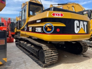 Excavadora hidráulica de cadenas Cat 320BL usada, en buen estado, pocas horas de uso, pintura original, gran potencia para obras de construcción - Product Image 5