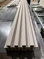 Panneaux muraux WPC de bonne qualité, panneaux muraux cannelés, panneaux WPC Lambrins pour la décoration intérieure