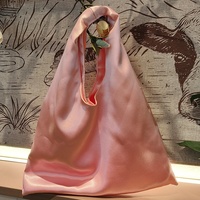 Sac à main triangulaire multicolore en fausse soie pour femme, sac à main en satin simple, style décontracté, minimaliste, sac à main portable