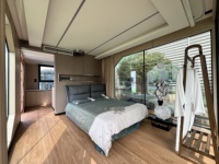 Maison capsule isolée au design personnalisé, maison mobile préfabriquée moderne, petite maison à ossature en acier pour bureau de jardin ou espace extérieur