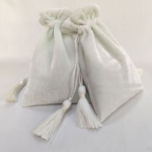 Bolsa de Terciopelo Blanco Personalizada con Cordón, Bolsa de Embalaje de Lujo Ecológica, Bolsas de Terciopelo para Joyería - Product Image 5