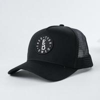 Custom Black 5 Panel Mesh Cap Back Golfhoed, Curve Rand 5 Panel Trucker Hoeden Met Geweven Patch