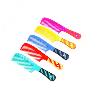 Household candy-colored plastic <b>combs</b>, men's and women's long hair <b>combs</b>, old-fashioned <b>combs</b>, large teeth, <b>wide</b> teeth, parting - Product Image 4