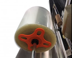 Caja de túnel de calor Película de plástico Máquina de embalaje de envoltura retráctil Sellado lateral 450L Sellador Máquina de envoltura retráctil de película - Product Image 3