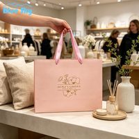 Sac cadeau de luxe en papier kraft brun recyclable avec fond carré, logo doré estampé à chaud pour lunettes, montres et ruban