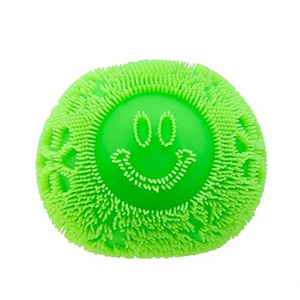 Nee Doh Fur Ball Pinch Le, Palla Antistress a Lenta Risposta, Morbida, Riempita di Farina, Giocattolo per la Decompressione in Plastica - Product Image 1