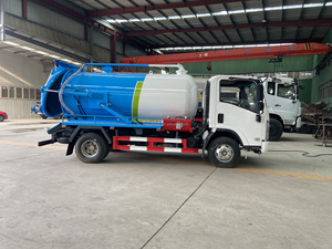 Camión DE ALCANTARILLADO AL vacío Isuzu de 4000 litros, tanque séptico, camión con ventosa de alcantarillado, camión de drenaje de tubería de alcantarillado - Product Image 4