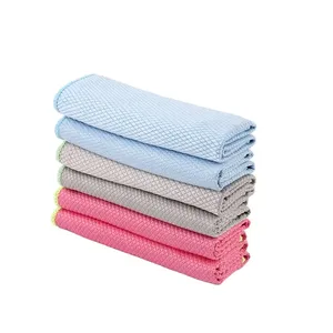Chiffon de nettoyage en microfibre personnalisé pour enlever les taches sur le verre et les surfaces multiples - Product Image 5
