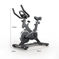 Vélo de spinning d'intérieur blanc léger et compact 14 kg avec transmission par courroie, moniteur de calories LCD et guidon réglable pour la maison