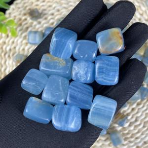 Vente en gros de pierres de cristal d'<span class=keywords><strong>onyx</strong></span> bleu polies de haute qualité en vrac, cubes, pierres roulées pour la guérison, le bricolage, le Reiki, la décoration de la maison - Product Image 3