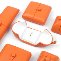 Boîte à bijoux dôme double porte en cuir PU orange vif avec logo personnalisé A1 – Fournisseur en gros premium