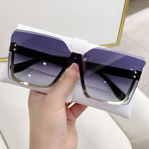 Lunettes de soleil carrées chanfreinées, monture métallique, protection UV400, style unisexe surdimensionné - Product Image 4