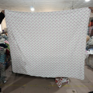 Ropa de Verano Usada de Segunda Mano para Todas las Edades, Fardos de 38 kg, Sábanas Individuales al por Mayor - Product Image 1