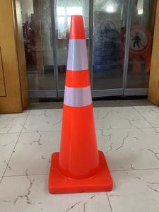 กรวยจราจร PVC สะท้อนแสง ทนทาน มองเห็นได้ชัดเจน สำหรับถนนหลวง ถนนสายเล็ก มุมถนน และงานเตือนภัยบนถนน - Product Image 3