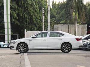 Nuova Skoda <span class=keywords><strong>Superb</strong></span> 2024 TSI280 DSG Edizione Premium Berlina Pneumatici R18 Turbo Luci LED Tetto Panoramico - Product Image 4