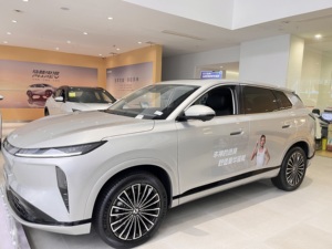 รถยนต์ไฟฟ้าโดยสาร ดองเฟิง เอโอลัส L8 รุ่น 185KM Ideal Edition ปี 2025 แบบ 5 ที่นั่ง ระบบปลั๊กอินไฮบริด แบตเตอรี่ลิเธียม 30.3 กิโลวัตต์ชั่วโมง - Product Image 4