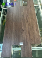 Wasserdichter PVC-SPC-Bodenbelag Moderner Luxus-Vinylplanken-Bodenbelag Klicksystem 5mm Umweltfreundliche Fliesen Lagerware für Wohnzimmer
