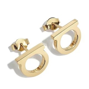Pendientes de Acero Inoxidable EH537 con <span class=keywords><strong>Letra</strong></span> "D" y Diamantes, Hipoalergénicos y Resistentes a la Decoloración, Aptos para Hombres y Mujeres - Product Image 3