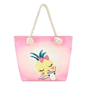 Grand sac de plage en toile imperméable rose avec poignée en corde de coton - Product Image 1