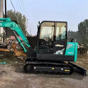 Vente d'excavatrices d'occasion Kobelco SK60 2021 modèle 6 tonnes avec pompe moteur et roulement à bas prix et fonctionnement stable - Product Image 1