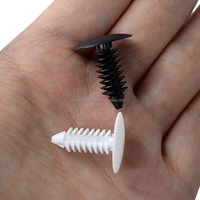 Clips pour arbre de Noël à enfoncer, nervurés, noirs et blancs, rivets à enfoncer en plastique barbelé, 18x7.5x21mm, brillants