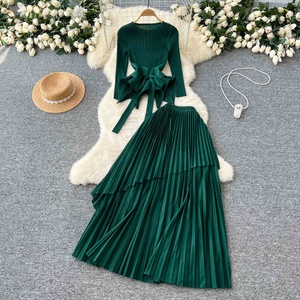 Set Pakaian Wanita Dua Potong Musim Gugur, Atasan dan Rok Lipit Lengan Panjang untuk Wanita, Set Rok 2 Potong - Product Image 1